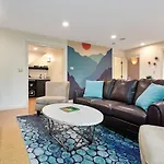 Modern Bellingham Retreat Near Galbraith Mountain!