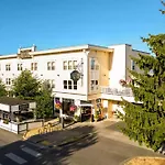 Fairhaven Village Inn