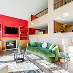 Waterfront Bellingham Bliss Steps To Beach!
