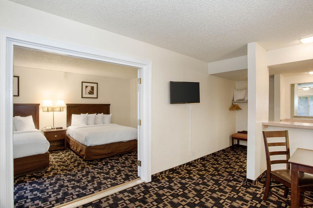 Motel Morningglory & Bellingham