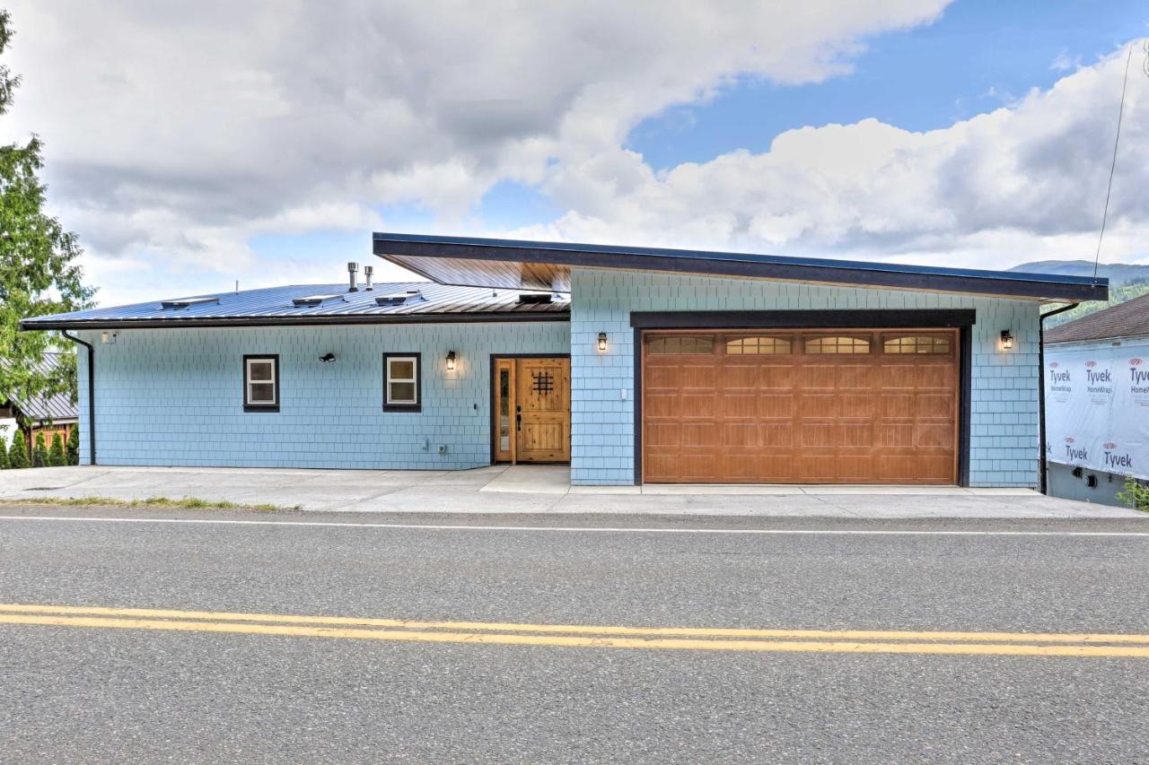Whatcom House With Boat Dock And Mountain View!