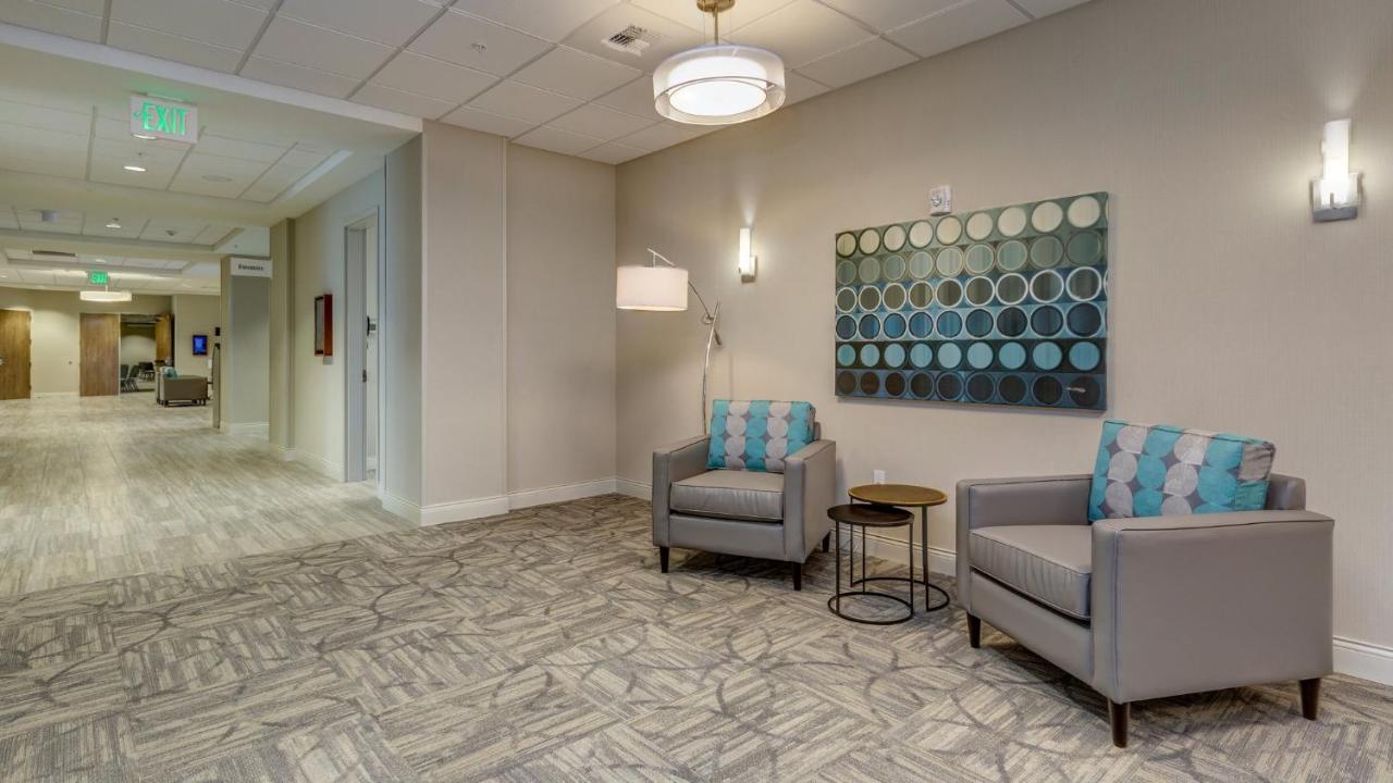 Holiday Inn & Suites Bellingham By Ihg 3*