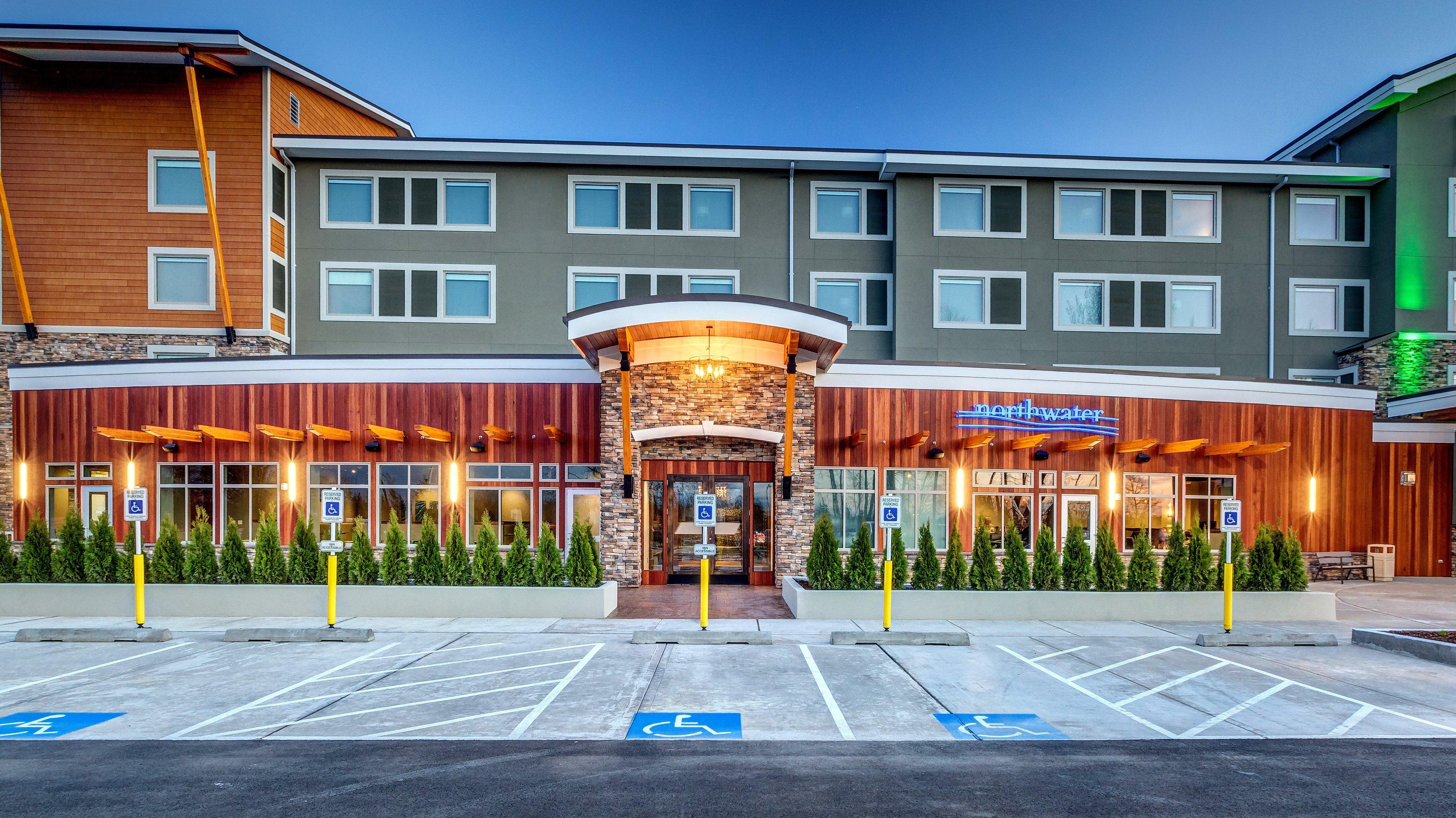 Holiday Inn & Suites Bellingham By Ihg 3*