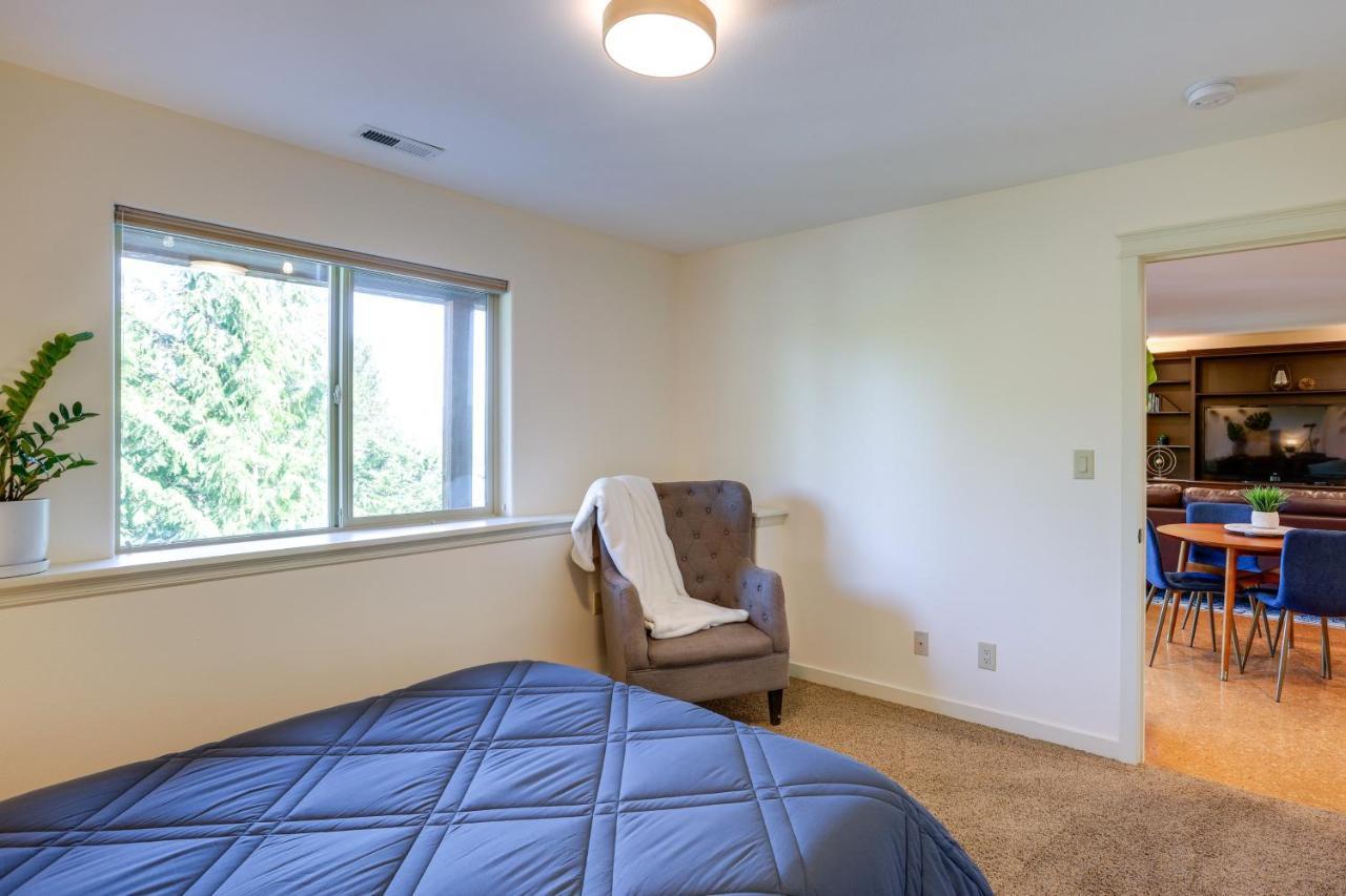 Holiday home Modern Retreat Near Galbraith Mountain!