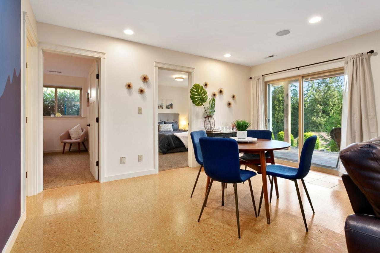 Modern Retreat Near Galbraith Mountain!