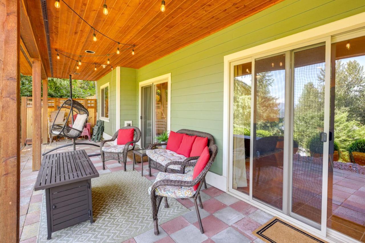 Holiday home Modern Retreat Near Galbraith Mountain!