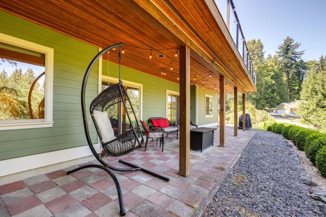 Modern Retreat Near Galbraith Mountain!