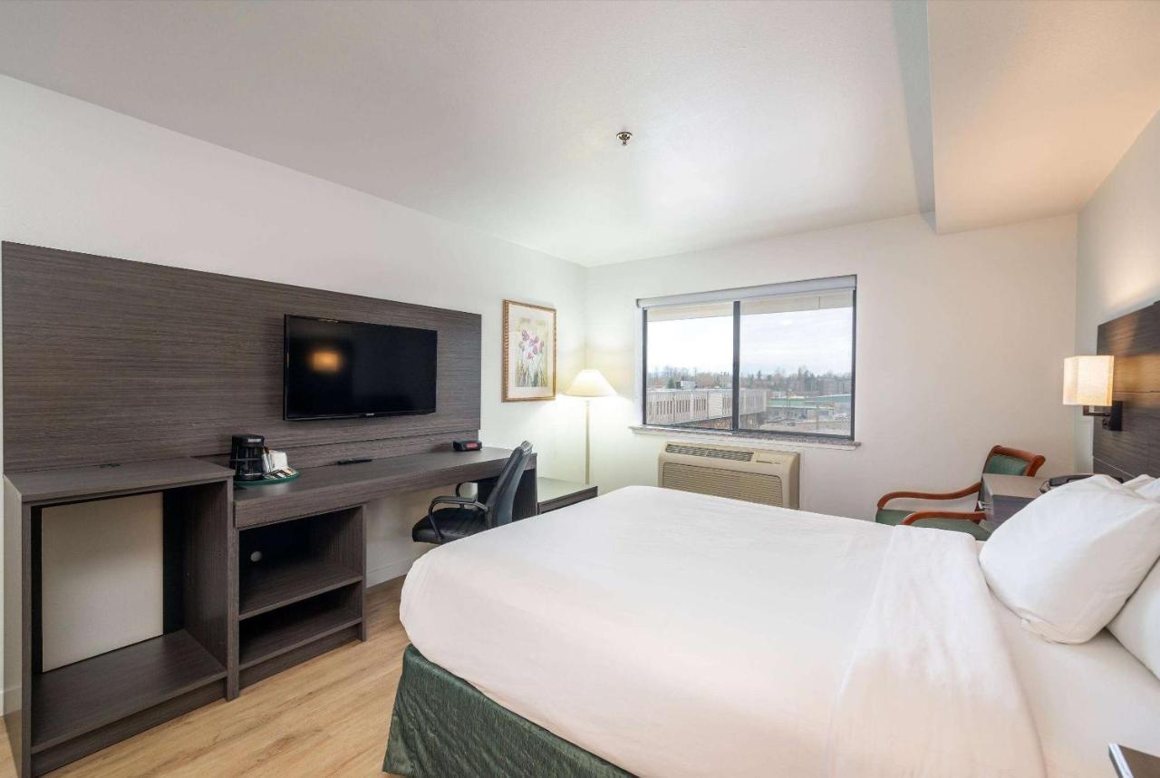 Baymont & By Wyndham Hotel Bellingham