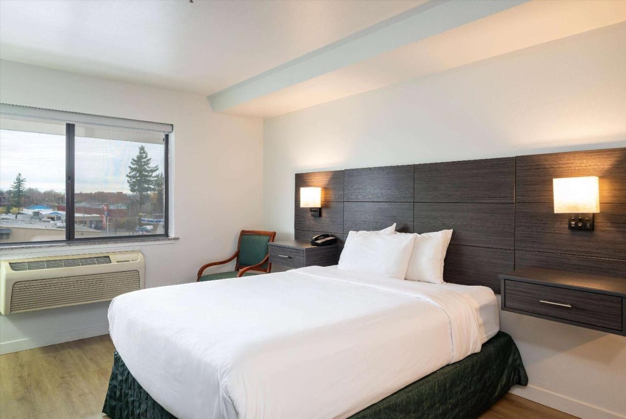 Baymont & By Wyndham Hotel
