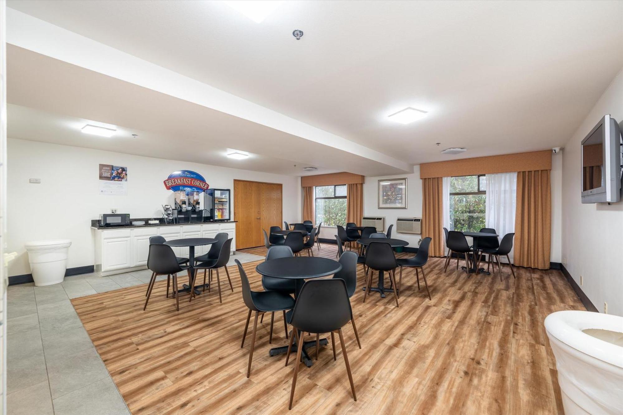 Hotel Baymont & By Wyndham 2*