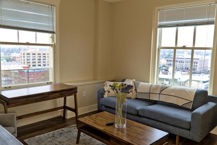 Leo 4* Bellingham