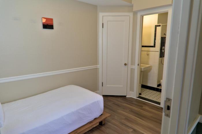 Leo 4* Bellingham