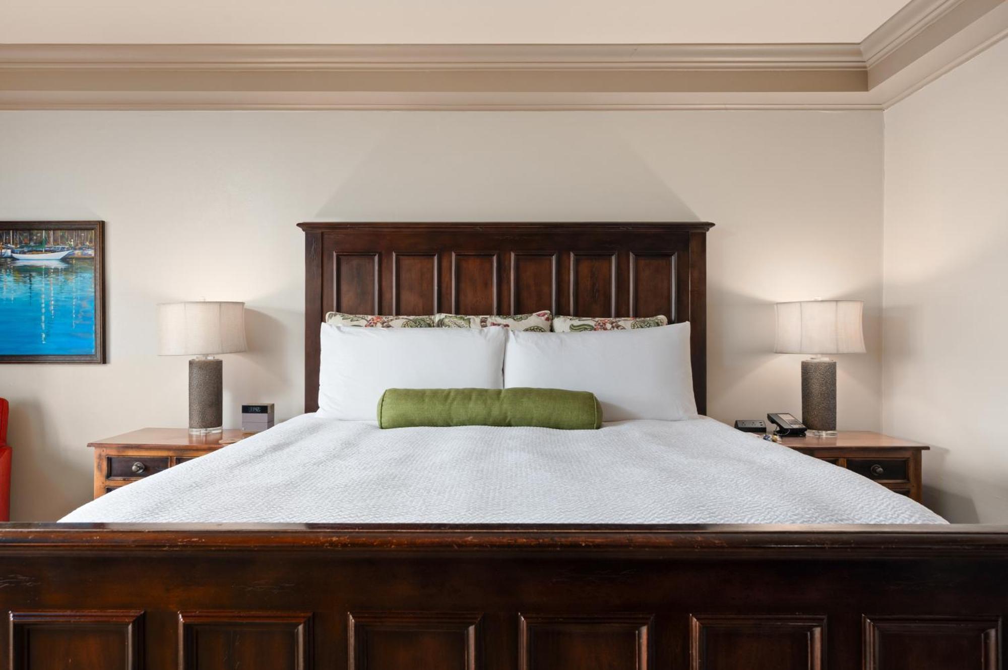 Hotel Bellwether On Bay 4*