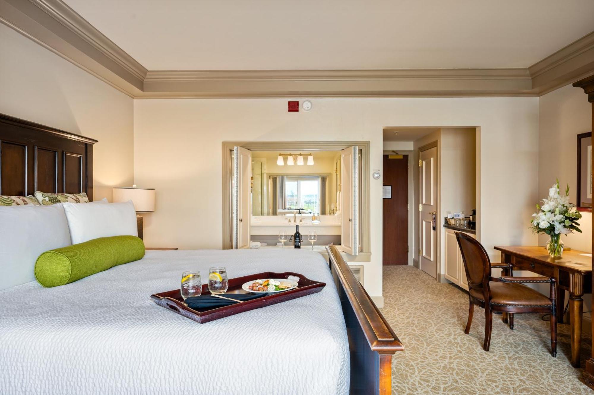 Hotel Bellwether On Bay