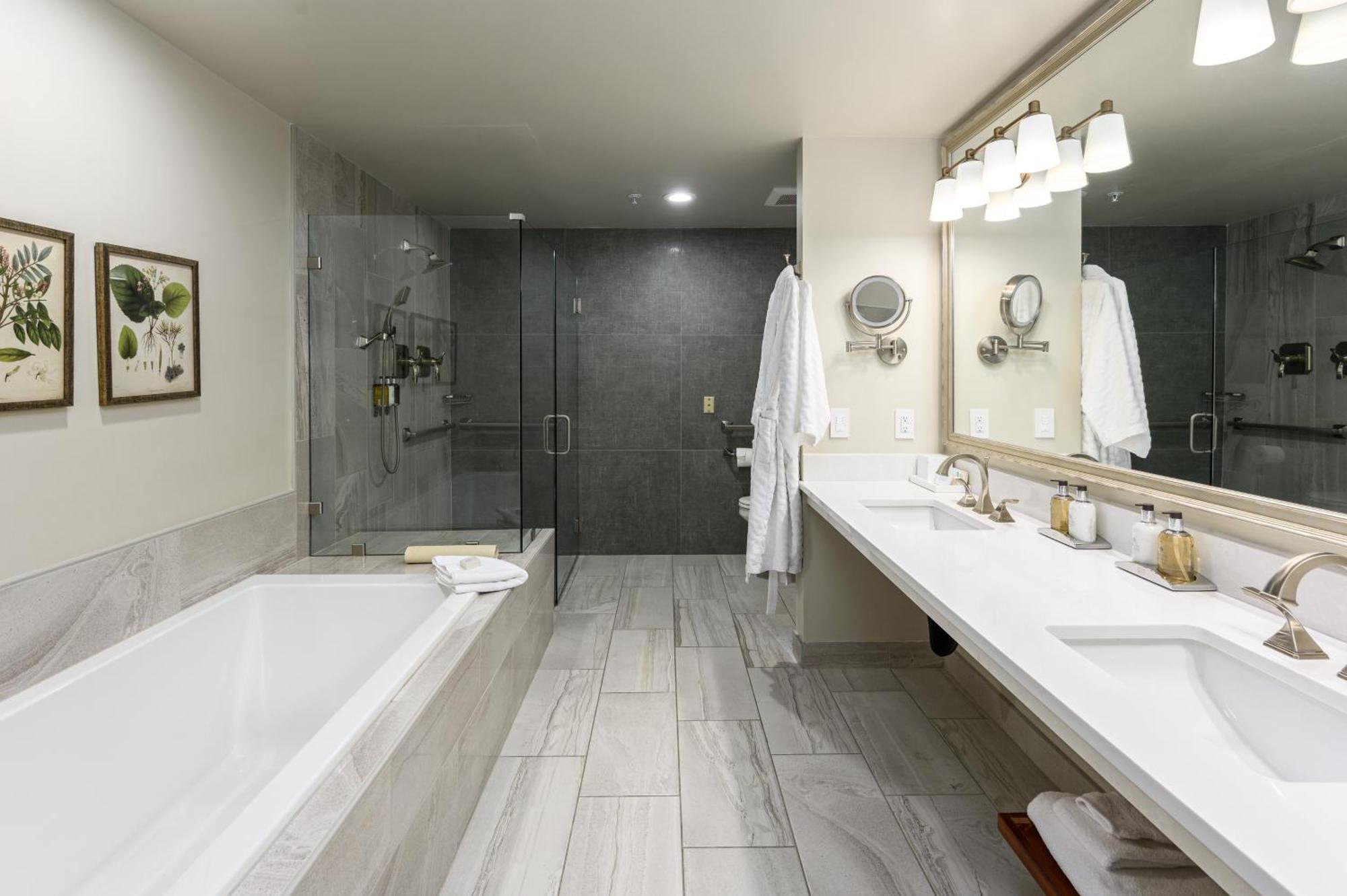 Hotel Bellwether On Bay 4*