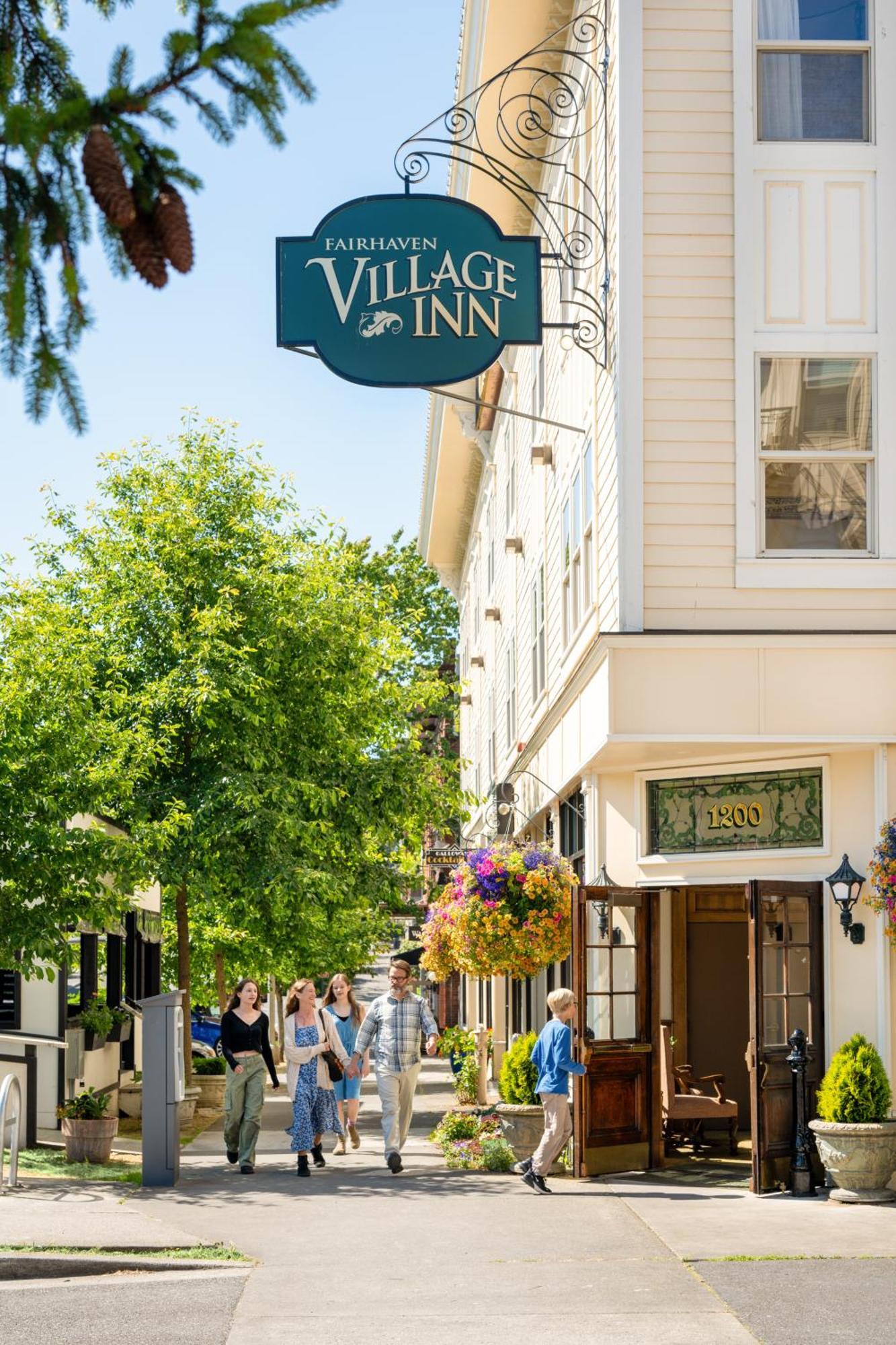 Hotel Fairhaven Village