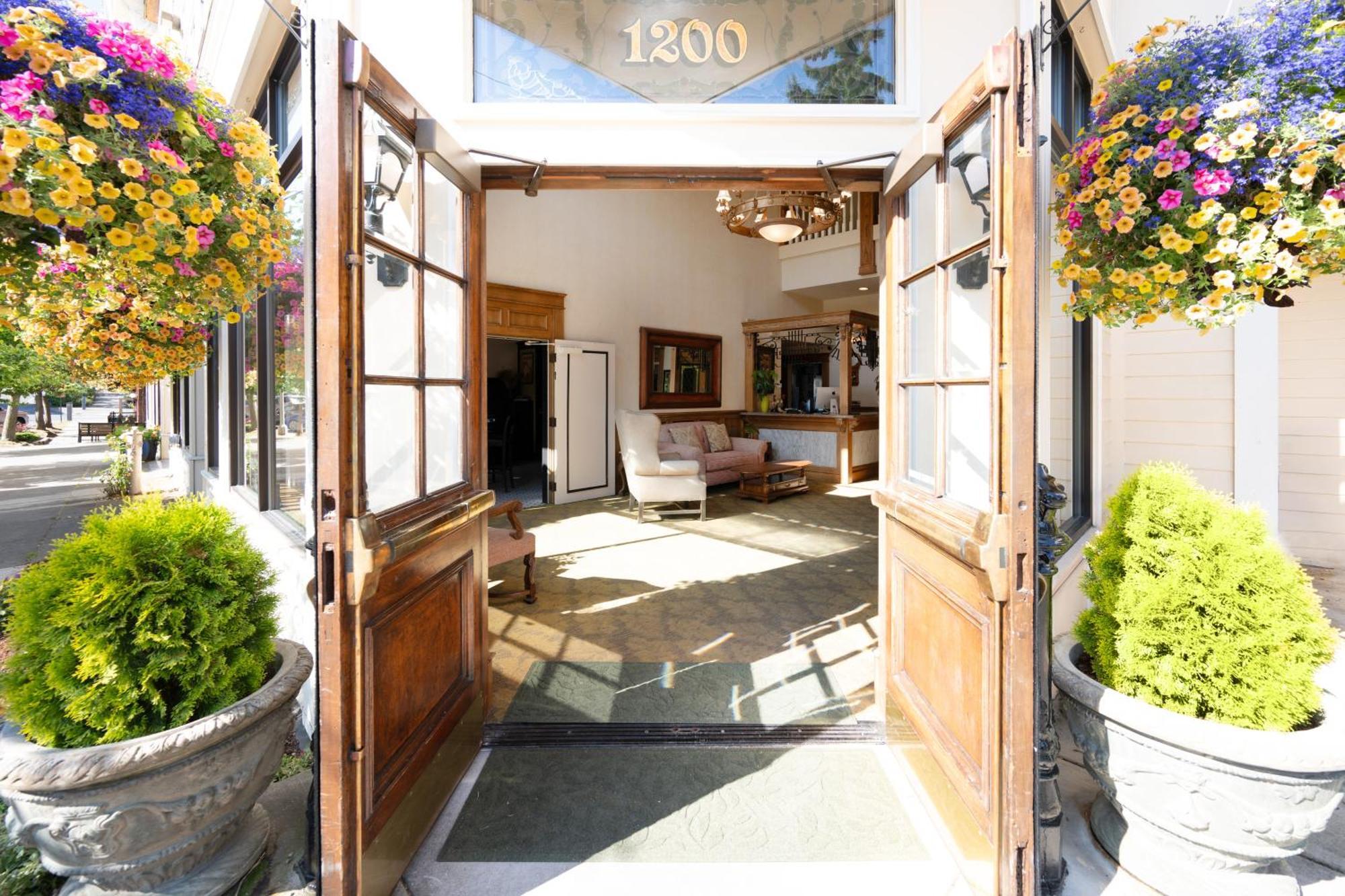 Hotel Fairhaven Village 3*