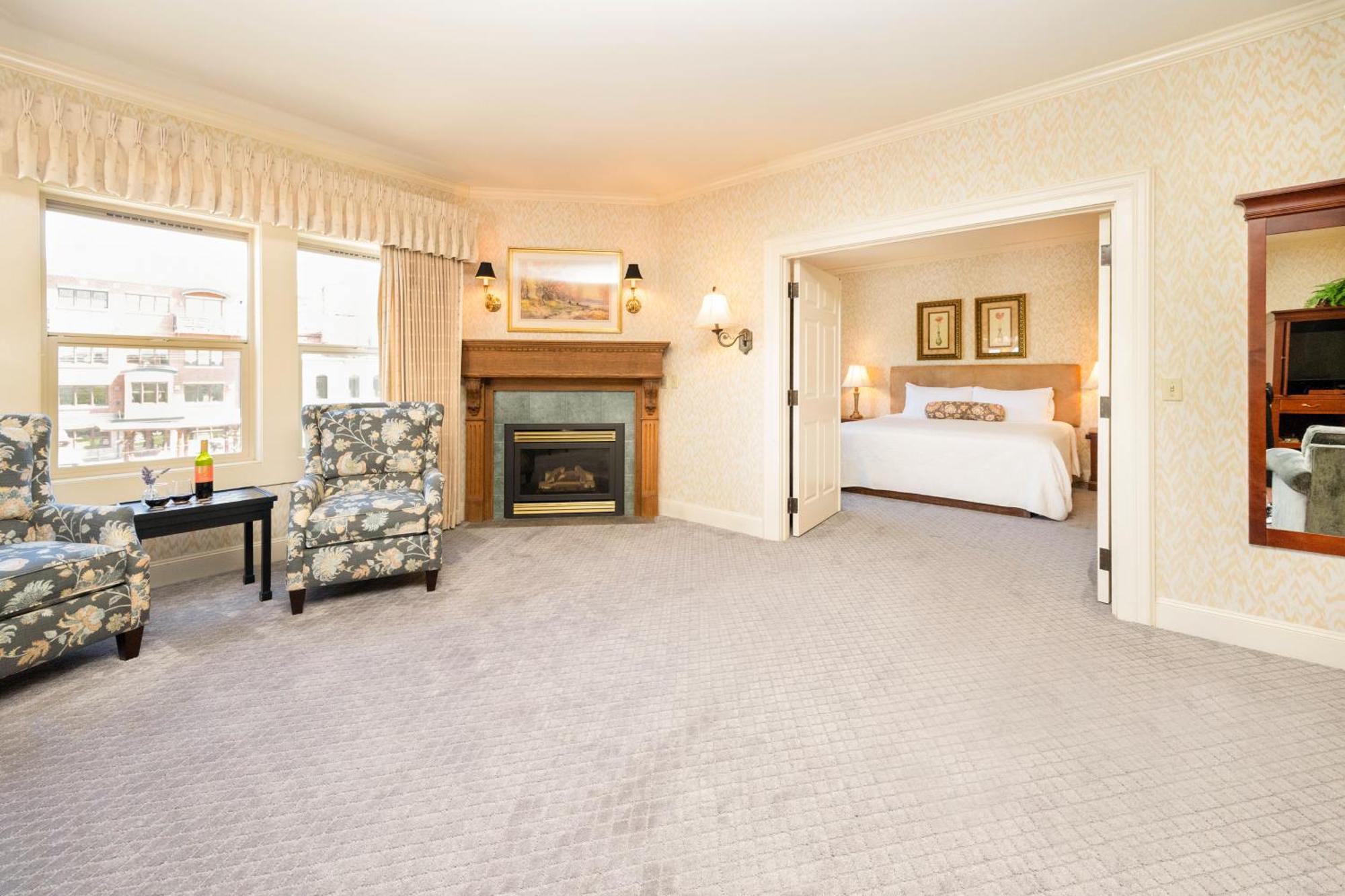 Hotel Fairhaven Village