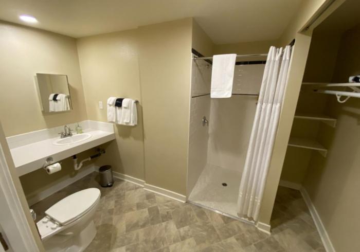 Leo 4* Bellingham