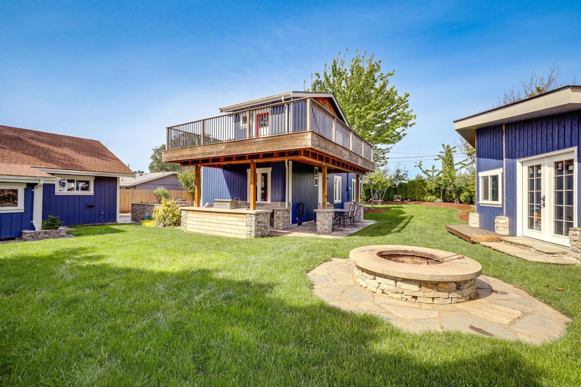 Vacation With Private Deck Holiday home Bellingham