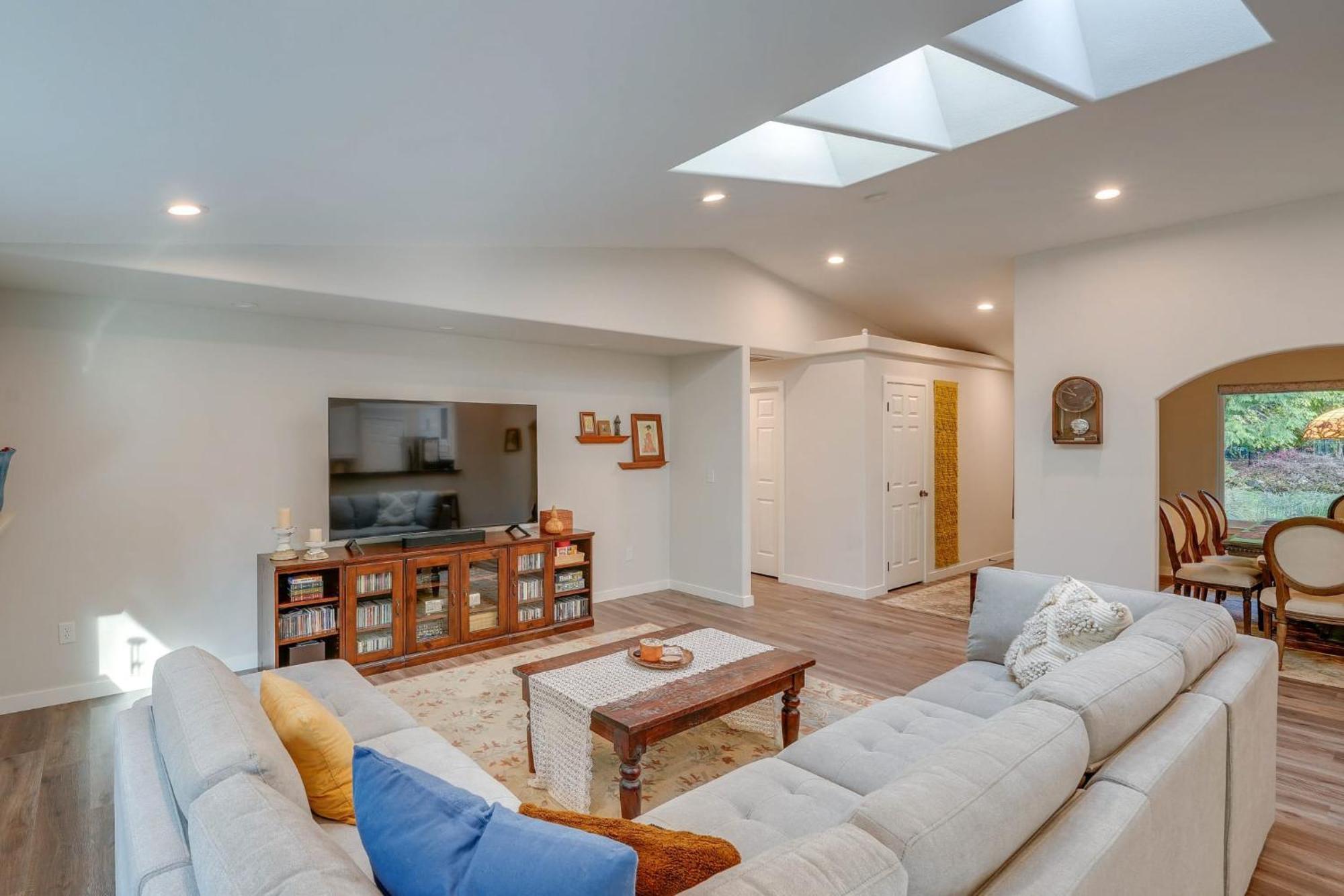 Modern For Work & Play, Access * Bellingham