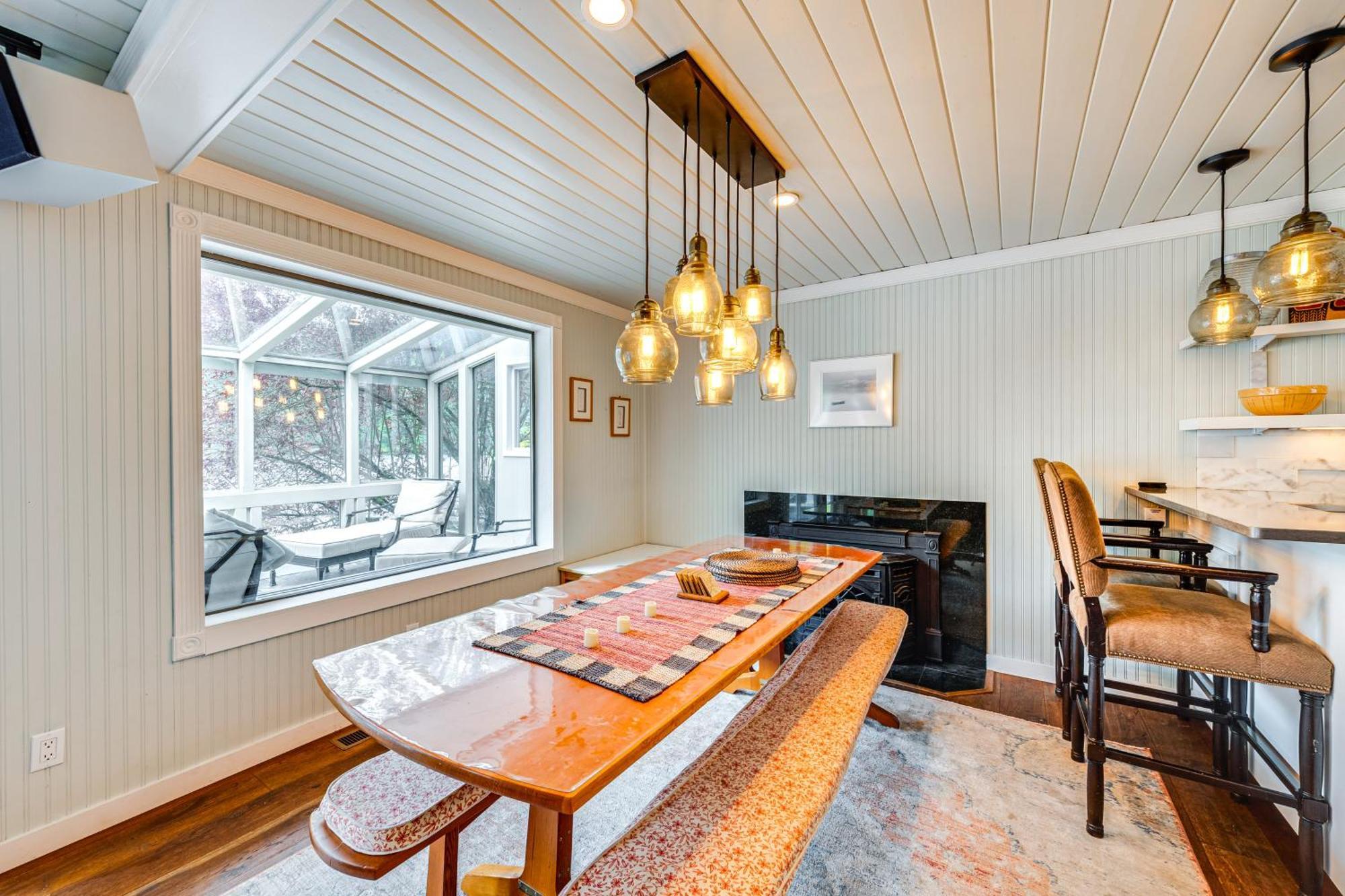 Holiday home Waterfront On Samish With Hot Tub And Dock! Bellingham