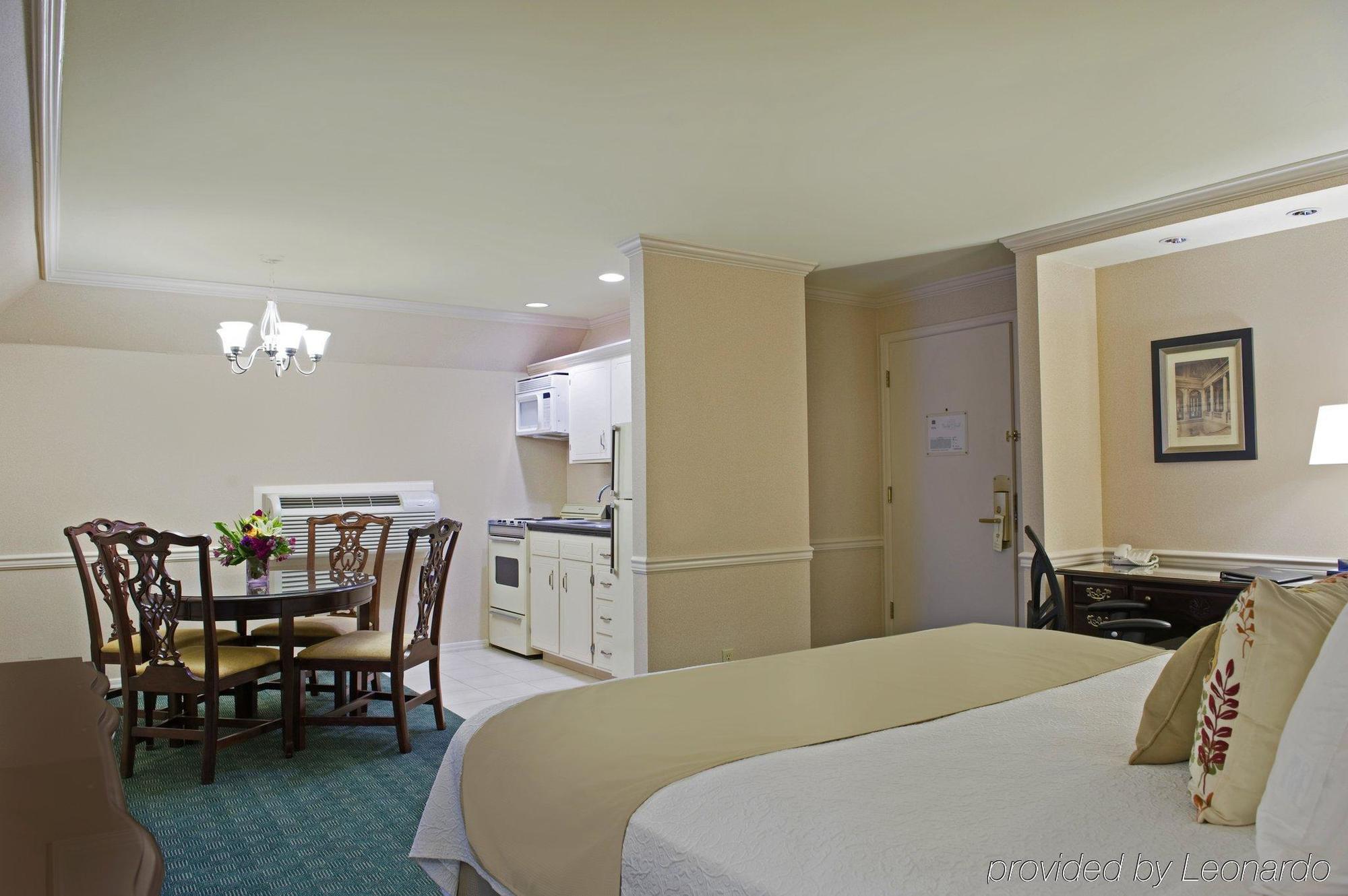 Wingate By Wyndham Heritage Hotel