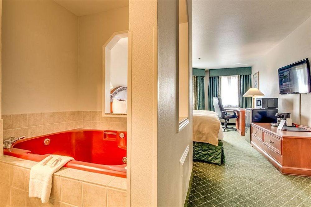 Baymont & By Wyndham Hotel 2*