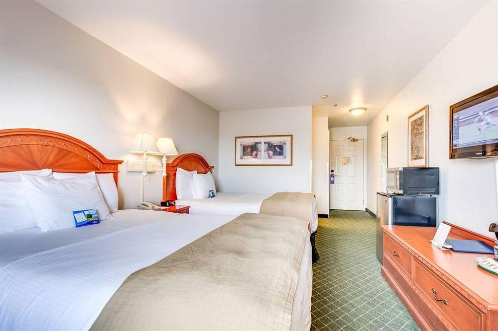 Baymont & By Wyndham 2*
