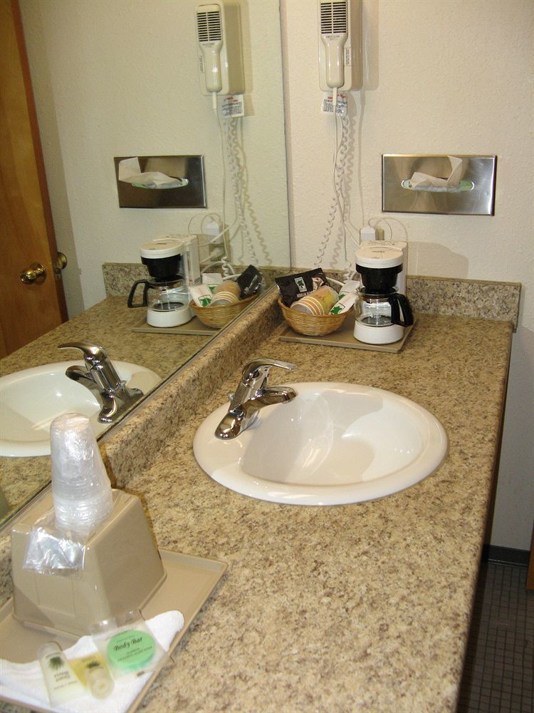Bellingham Lodge Hotel 3*
