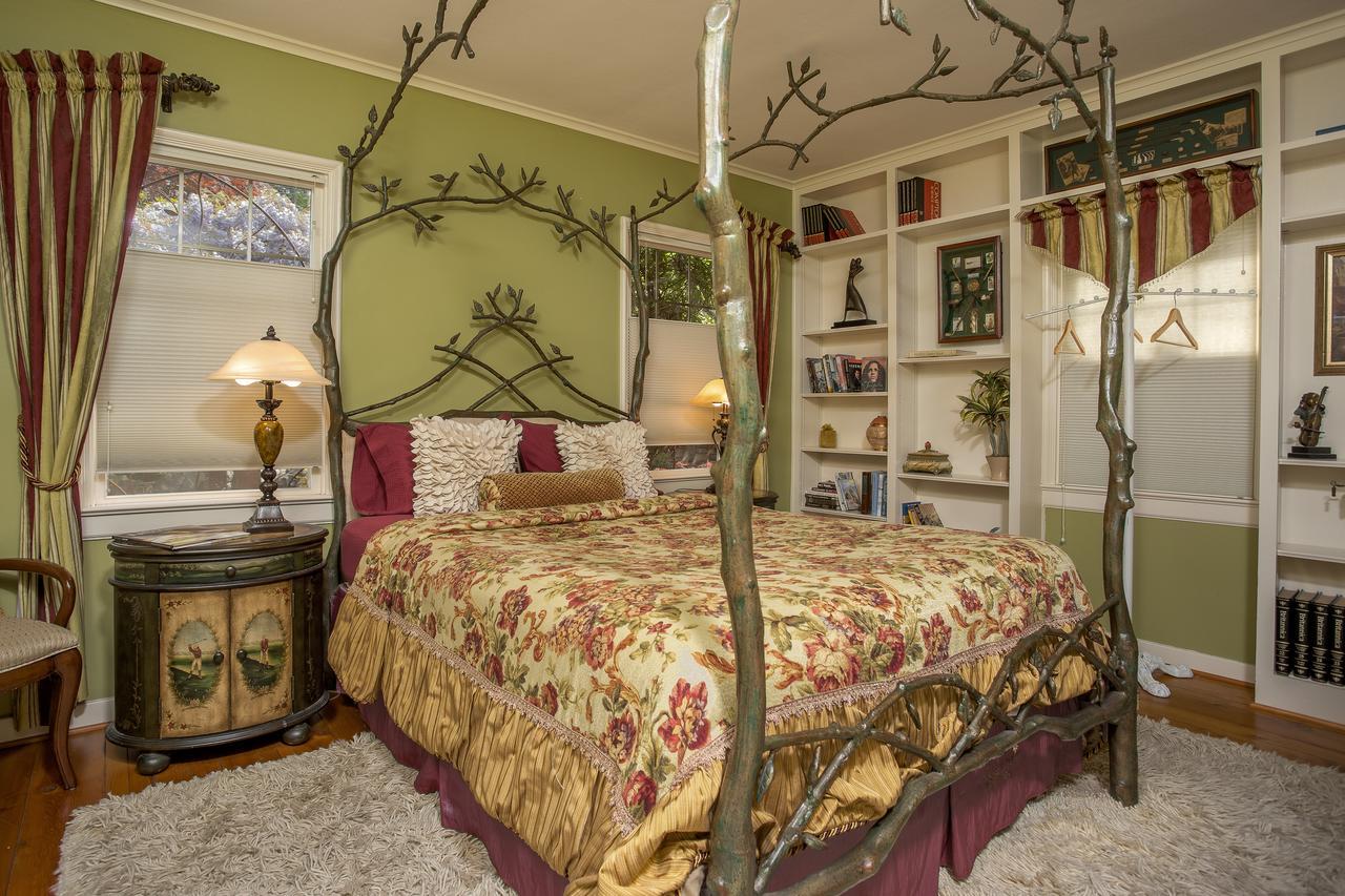 Moon Dance Bed & Breakfast