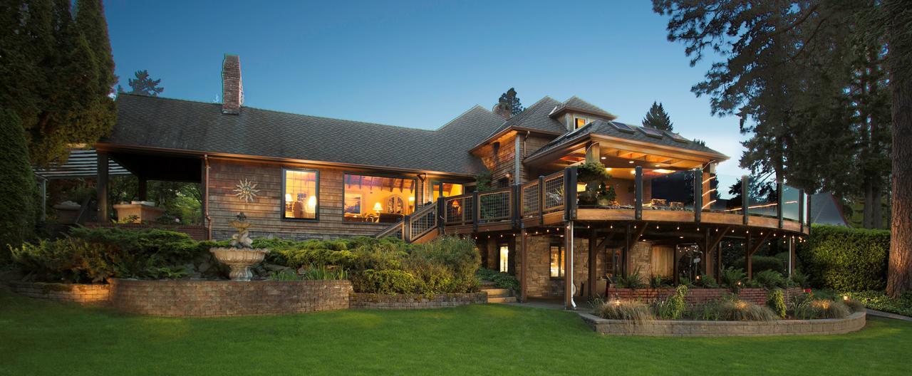 Moon Dance Bed & Breakfast Bellingham