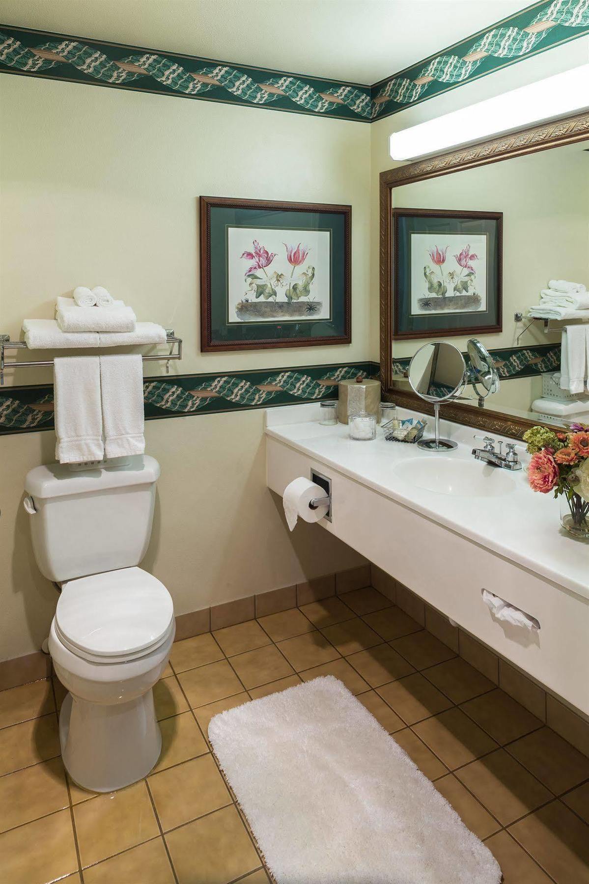 Fairhaven Village 3* Bellingham