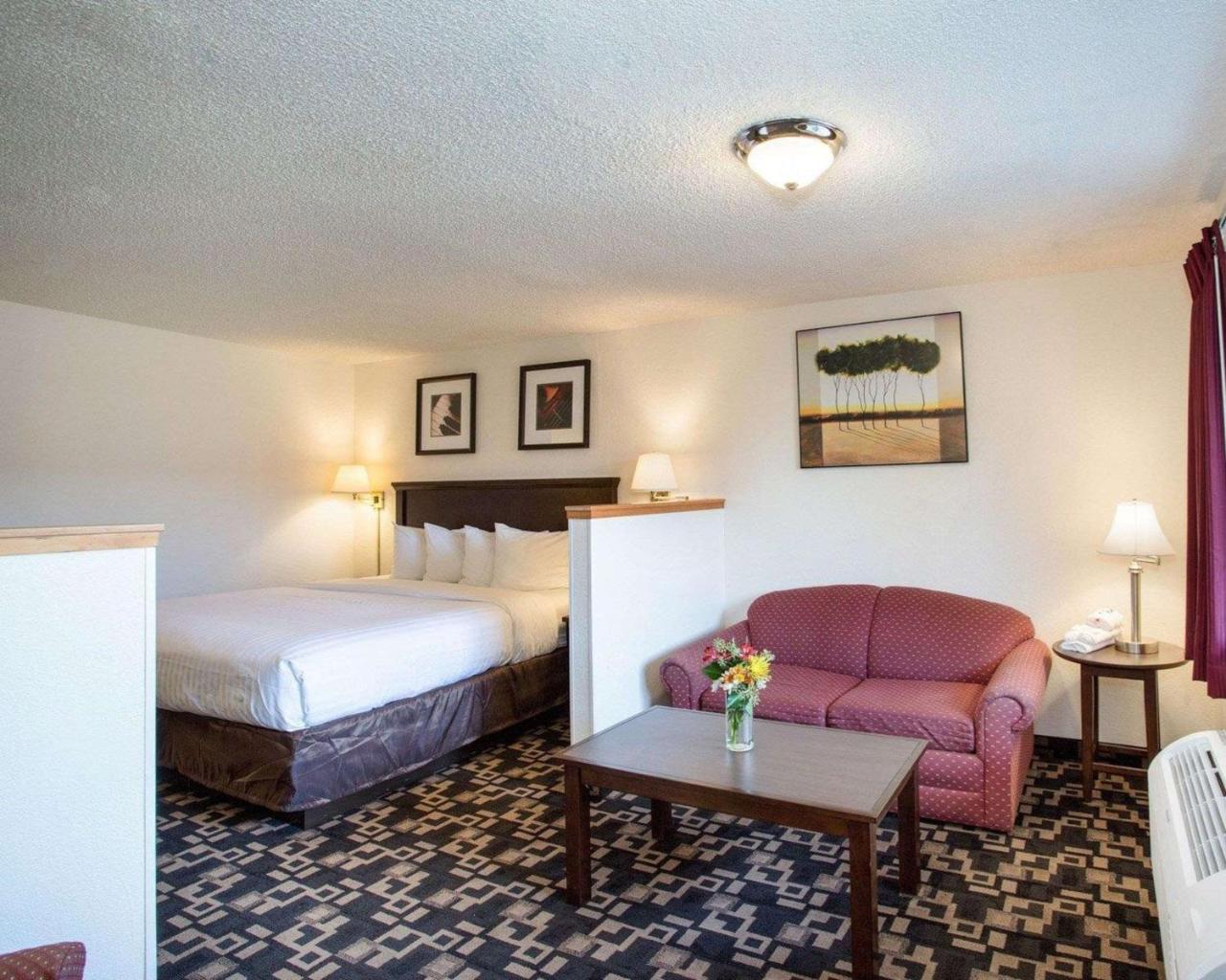 Motel Morningglory & 2*