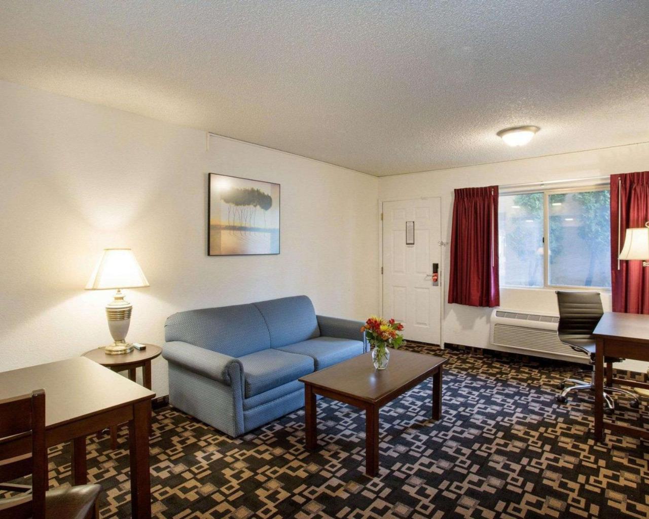 Morningglory & Motel Bellingham