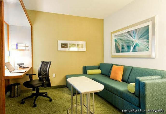 Hotel Springhill By Marriott 3*