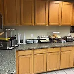 Lavissh Inn And Suites