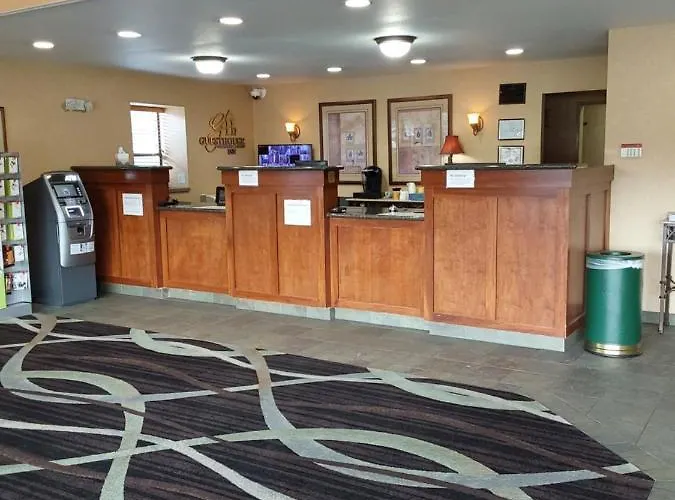 Lavissh Inn And Suites
