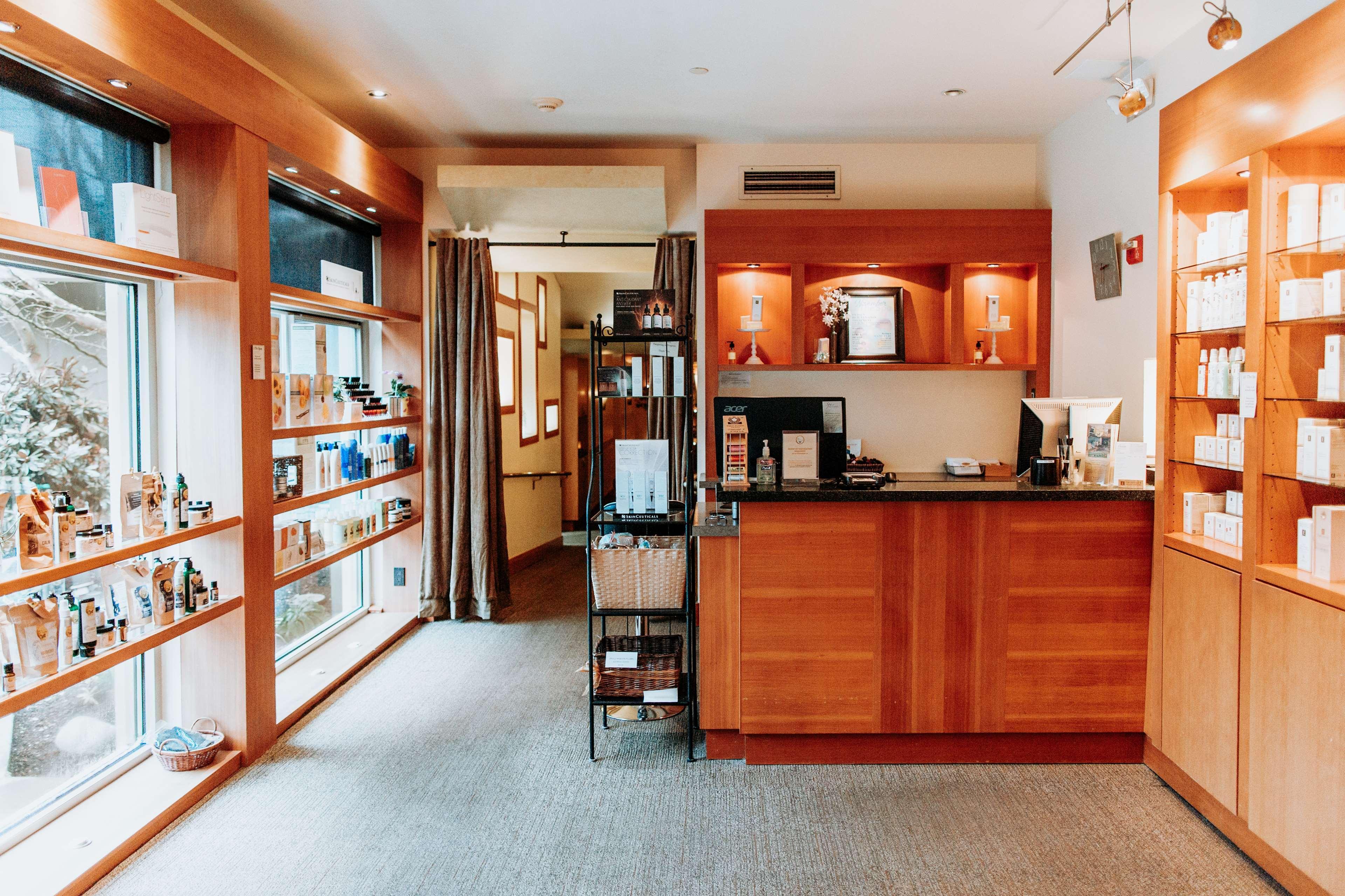 Chrysalis & Bellingham, Curio Collection By Hilton