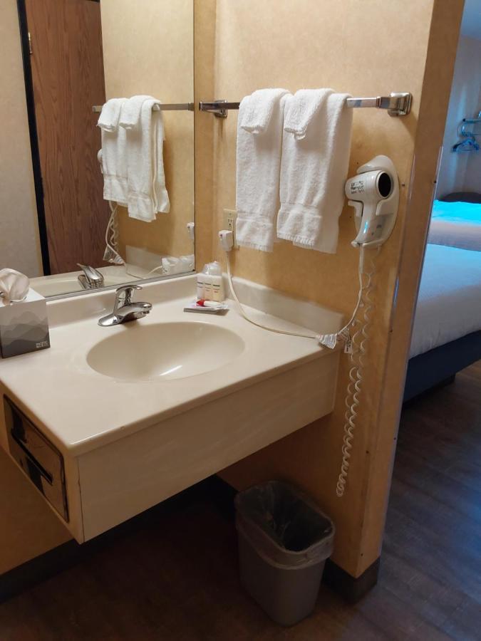 Hotel Lavissh And