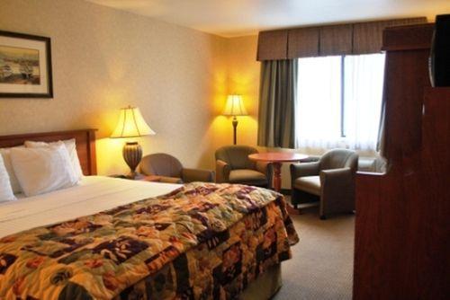 Hotel Lavissh And