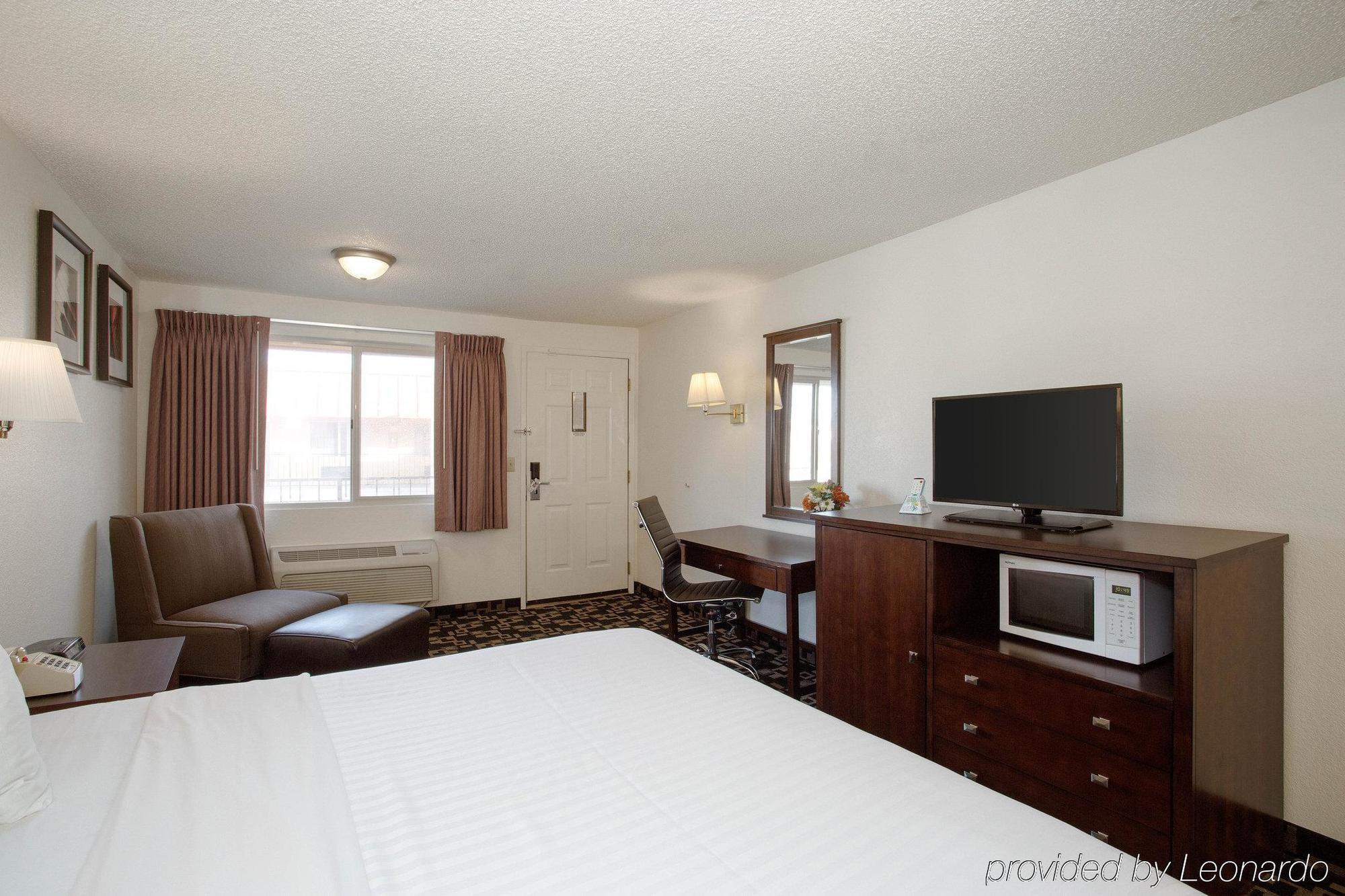 Morningglory & Motel 2*