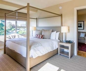 Chrysalis & Bellingham, Curio Collection By Hilton Inn Bellingham