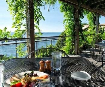 Chrysalis & Bellingham, Curio Collection By Hilton Inn 4*