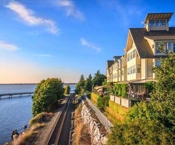 Inn Chrysalis & Bellingham, Curio Collection By Hilton